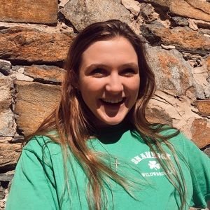Meet your Posher, Abby